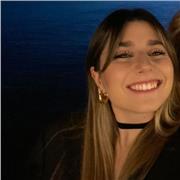 Laureata in materie umanistiche offre lezioni di Inglese, Italiano, Storia e Filosofia per ragazzi